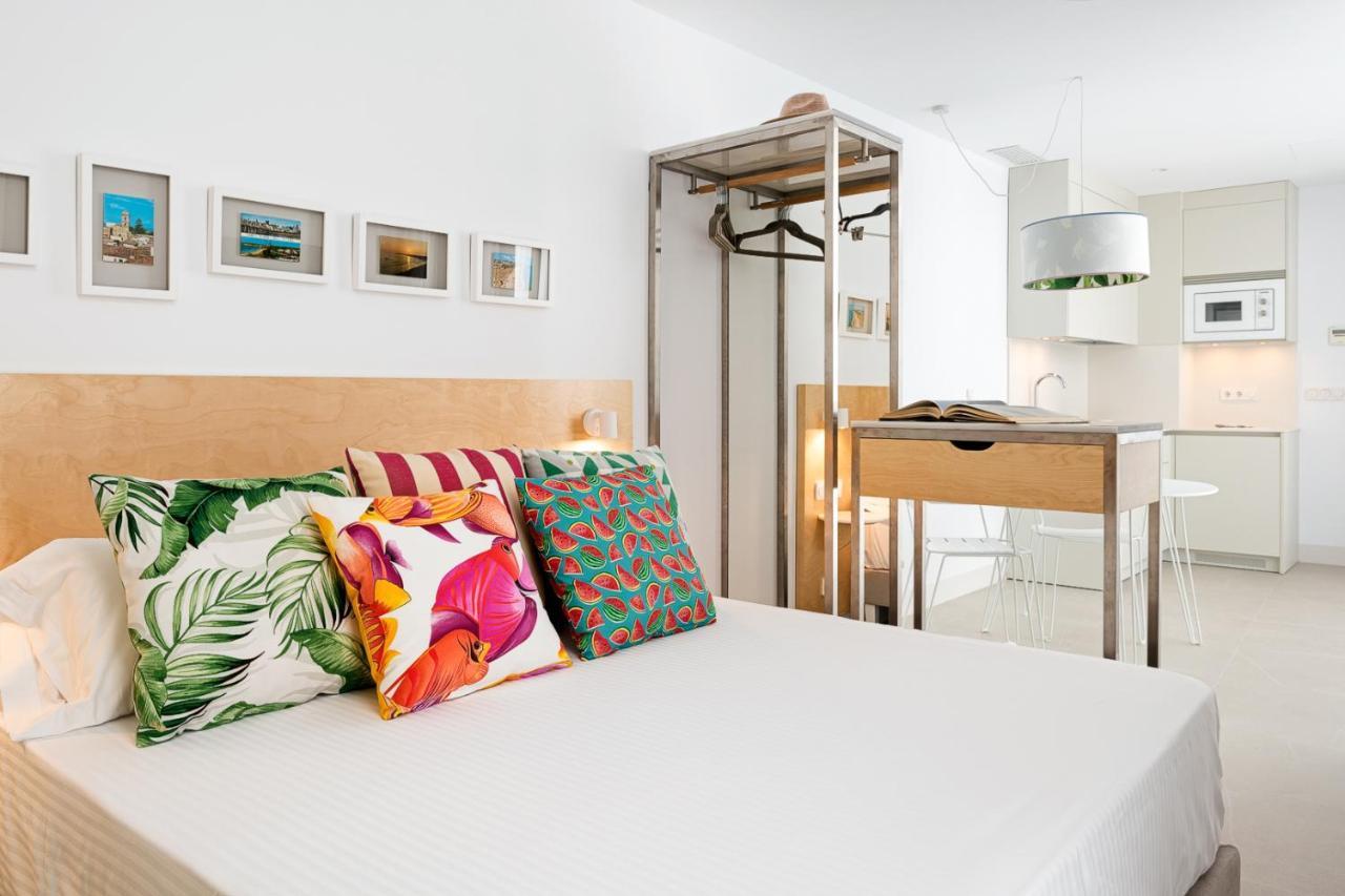 Aparthotel Y Estudios Centricos Conil 3*